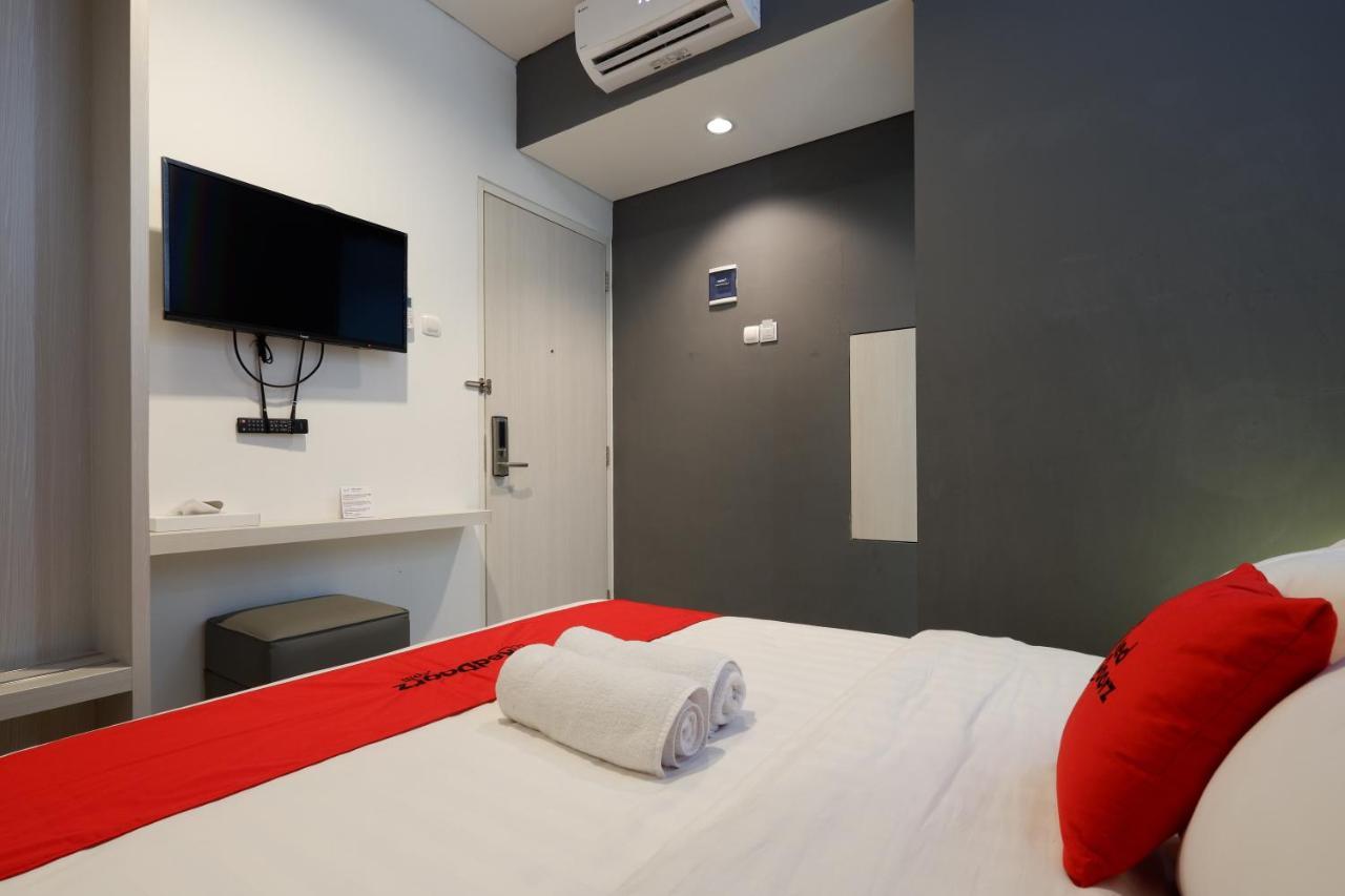 Reddoorz Plus Near Ciputra Mall Simpang Lima Semarang Kültér fotó